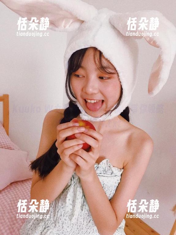 Kuuko W女神写真作品全集，带你领略她的精彩照片.txt